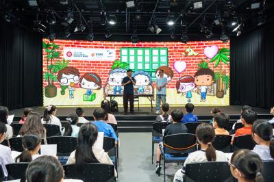 今次我們邀請了資深劇場人葉運強，教導大家用聲音說故事