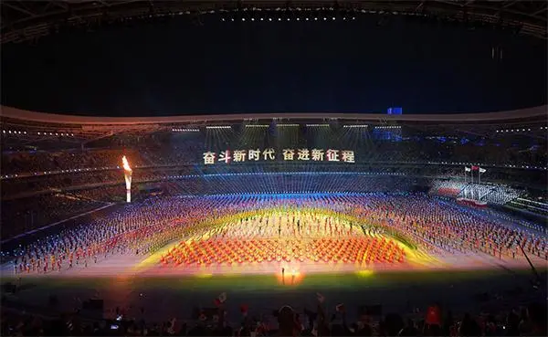 萬眾期待11月9日第十五屆全運會開幕式,圖為2021年在西安舉行的第十四屆全運會開幕式(圖片來源﹕新華社)