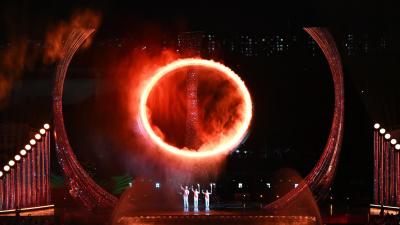 十五運會｜劍擊奧運冠軍張家朗 代表香港點燃主火炬