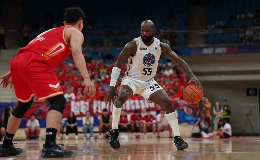 琼斯曾是NBA達拉斯獨行俠球員,於2024年NBL總決賽為金牛豪取50分!